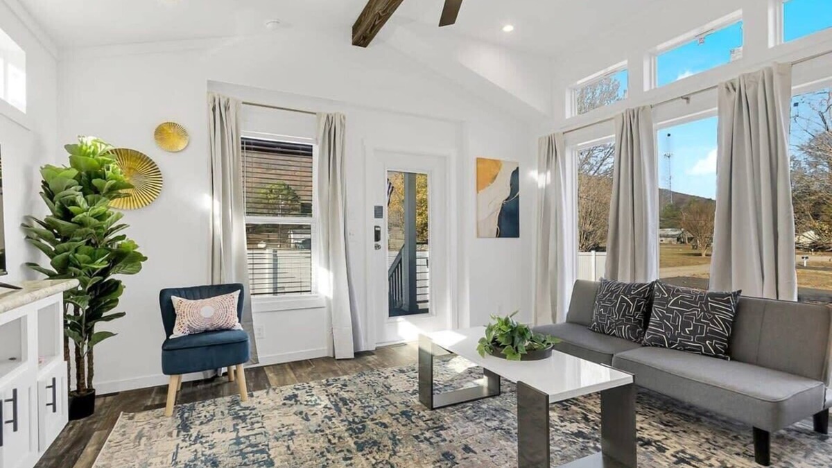 Owens Cross Roads House | Byrd 4 Tiny Stay Getaway