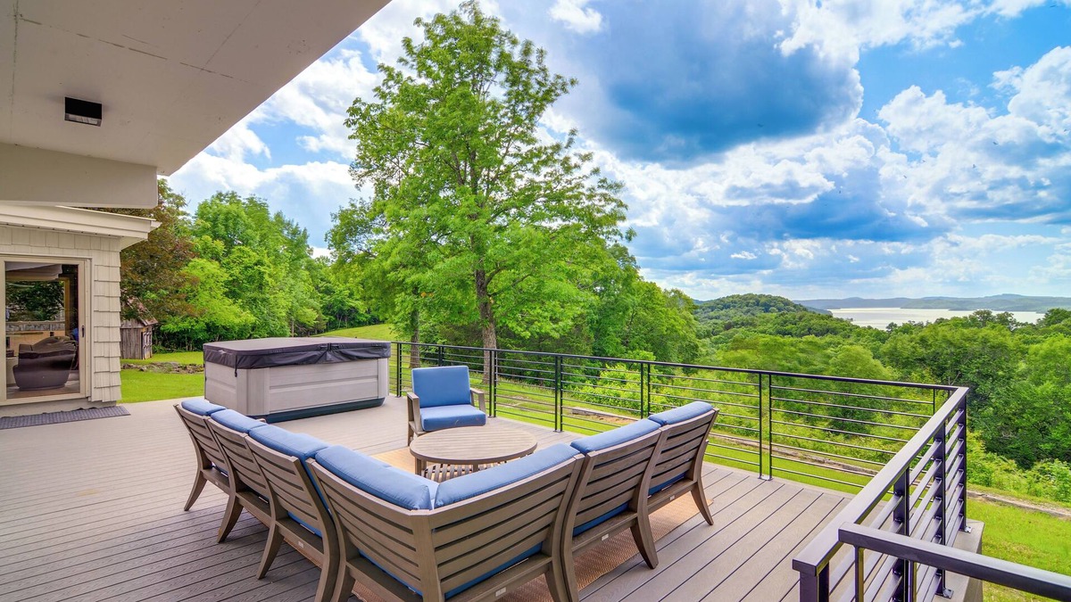 Allons House | Byrdstown Home on 65 Acres w/Pool, Trail to Lake!
