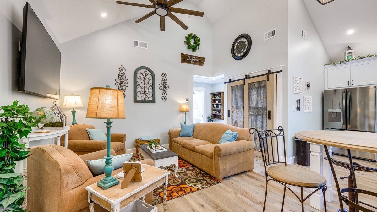 Crawford County Apartment | Byron Getaway w/Fire Pit - Near MGA & Mercer!