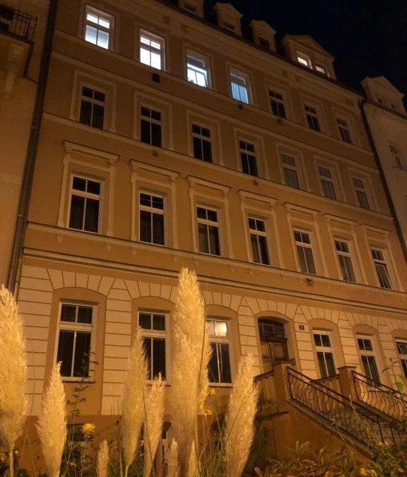 Karlovy Vary Apartment | Byt s krásnou vyhlídkou na hotel Imperial
