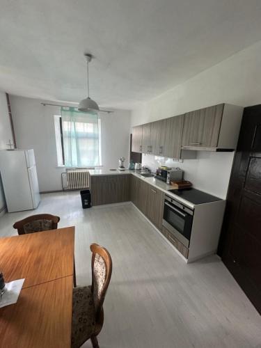Vejprty House | Bytový dům na horách