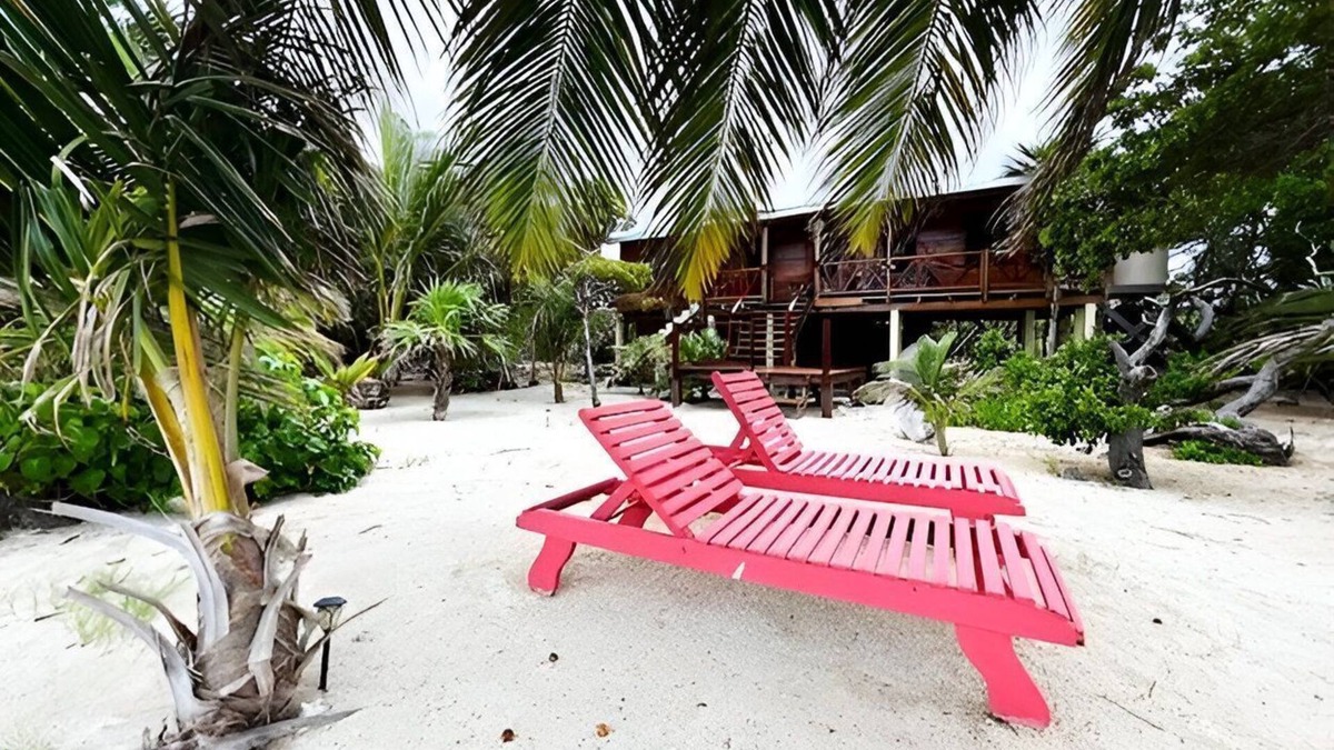 Lighthouse Reef House | Castaway Blue Hole Long Caye, Belize
