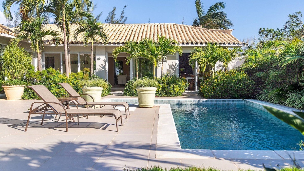 Marina House | BZ76 large house with 3 suites and private pool