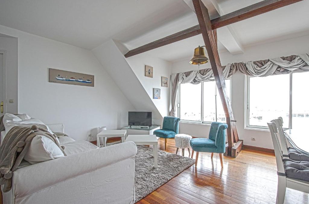 Etreham Apartment | Côté cottage Apt 3 chambres bien équipée vue imprenable sur port et mer