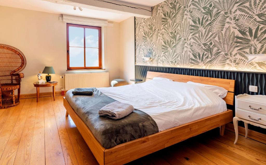 Chaudfontaine Bed & Breakfast | Côté cour, côté source chambre d'hôtes