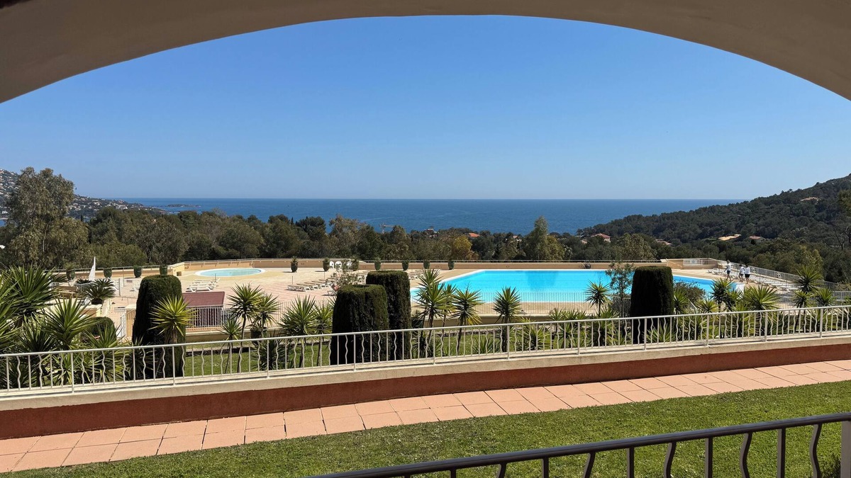 Le Dramont Apartment | Côte d'Azur, Cap Estérel, superb panoramic sea view.