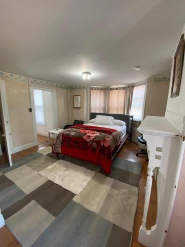 Jersey City House | C Jay Homes 6 minutes Walk to Journal square