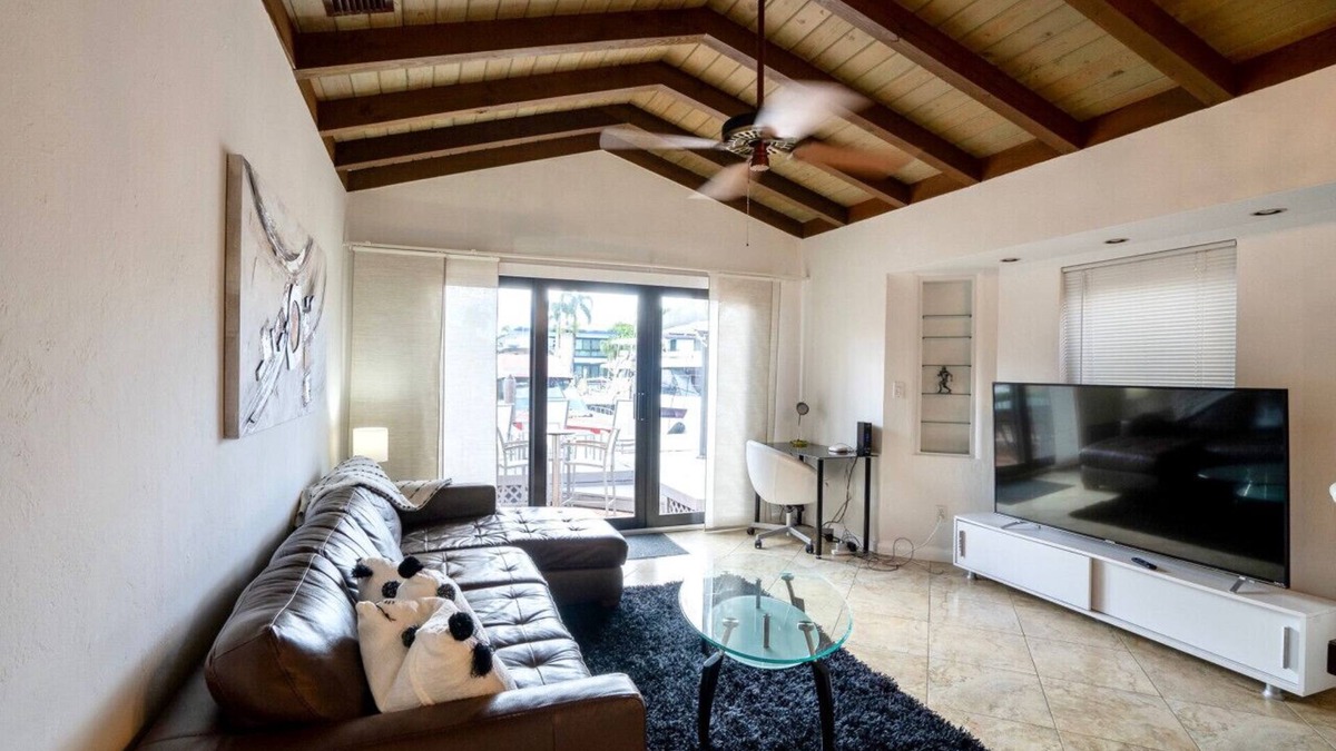 Nurmi Isles Apartment | C lg 1bed on the water