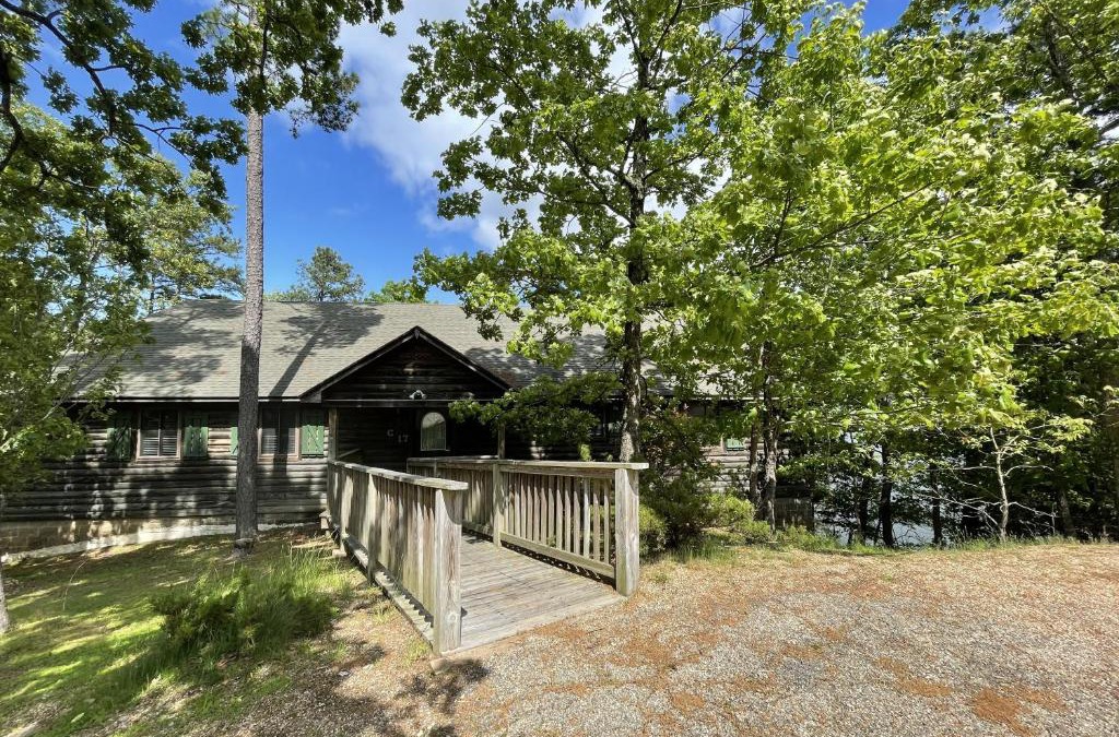 Mount Ida House | C17, Three bedroom, three bath log-sided, luxury Harbor North cottage with hot tub cottage