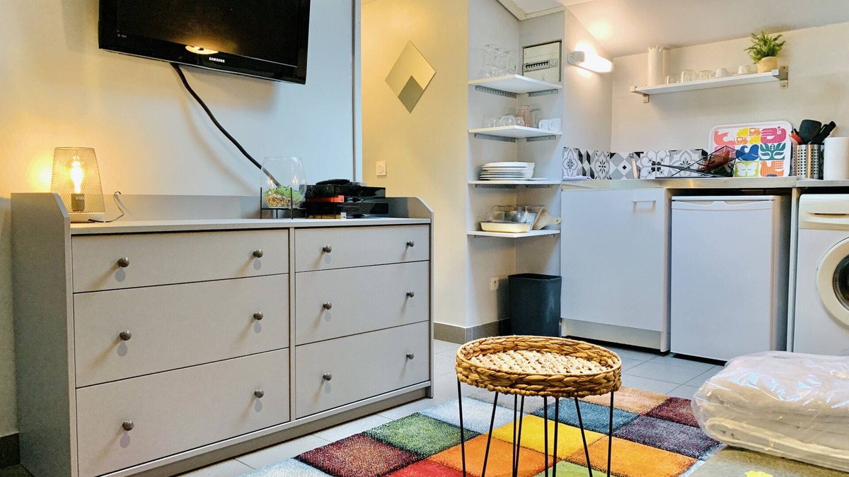 Quartier Exposition-Bajatiere Apartment | #C5 | Le Colorful 🎨 | T2 City center, near tram A