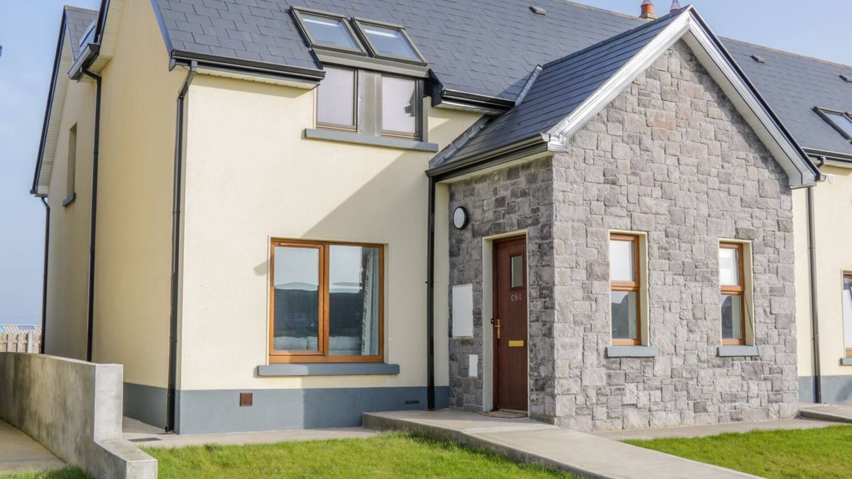 Enniscrone Cottage | C64 CAHERMORE HOLIDAY VILLAGE in Enniscrone, County Sligo