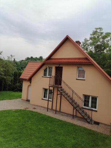 Baligrod Apartment | Całoroczny Domek Dwukondygnacyjny