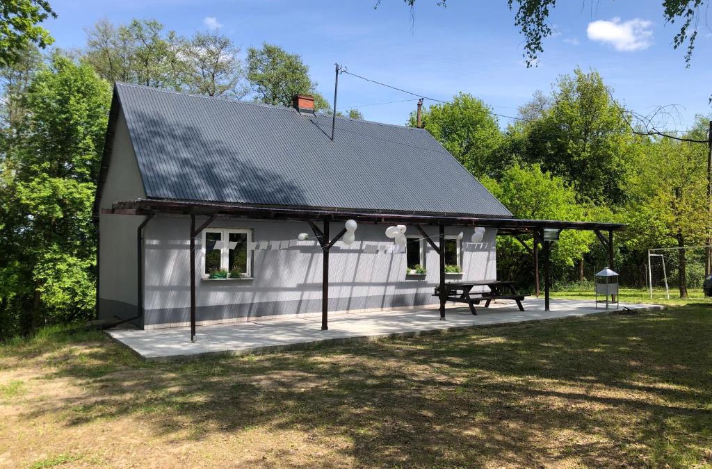 Niepolomice House | Cały dom, parking, grill, zadaszony taras na imprezy lub wakacje - tylko dla ciebie