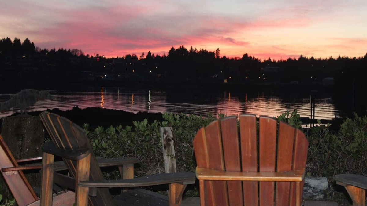 Ucluelet Hotel | King Cove - private ocean room, hot tub access