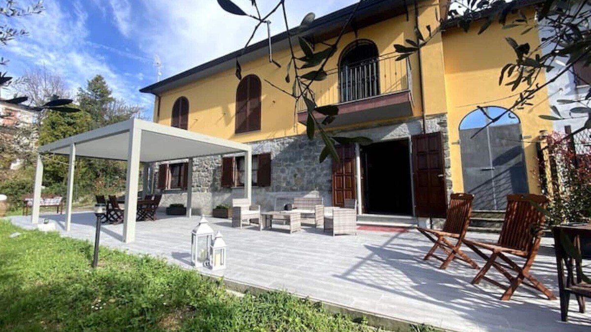Gassano House | Ca' Degli Olivi relax Lunigiana one private house with jacuzzi near Cinque Terre