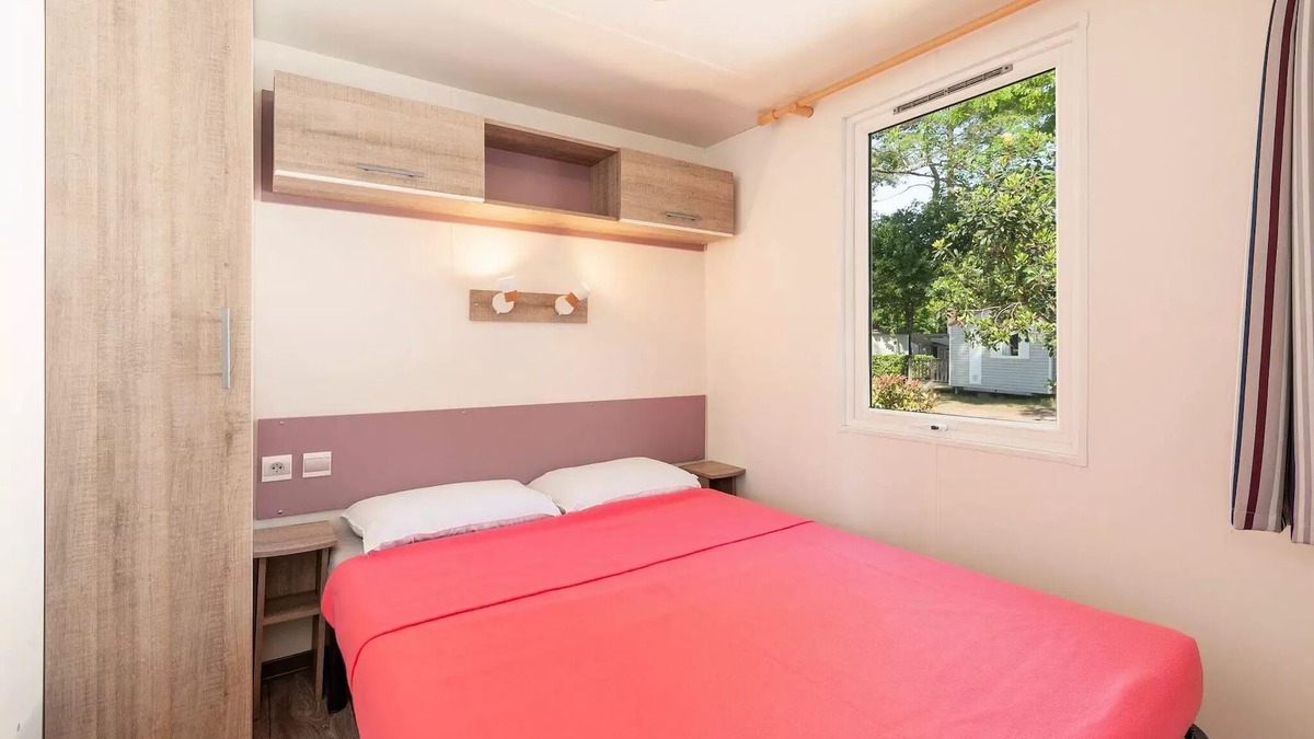 Sainte-Catherine-de-Fierbois House | Campsite Le Parc de Fierbois* - Comfort Mobile Home 4 Rooms 6 People Air Conditioned