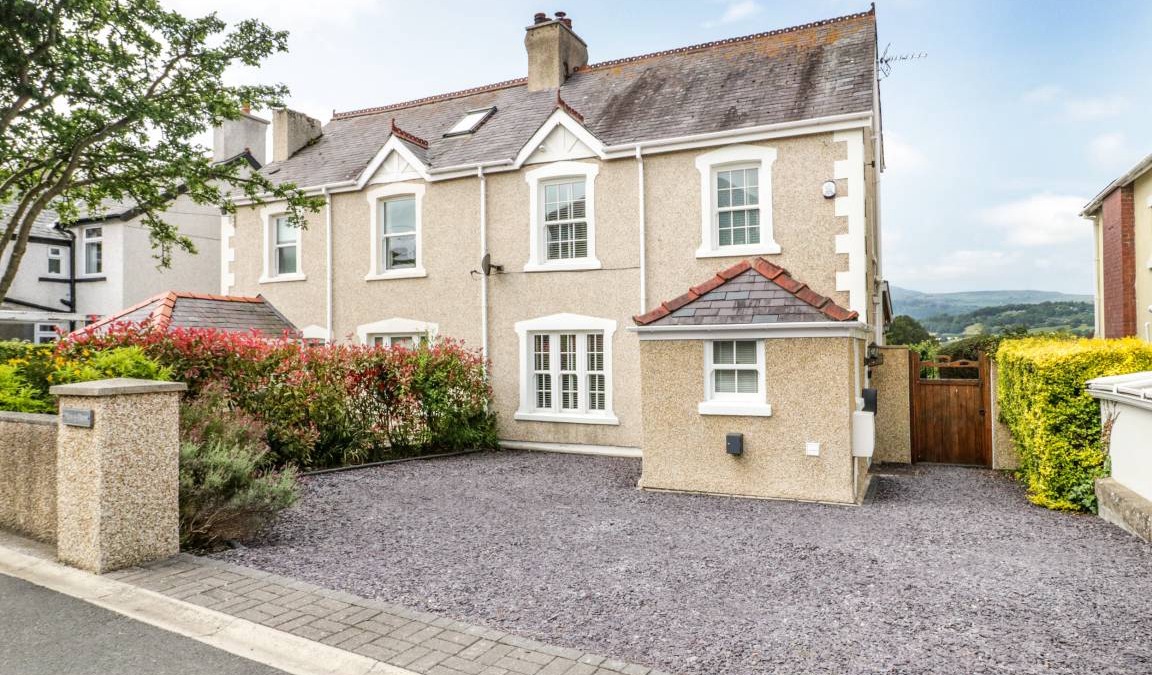 Colwyn Bay Cottage | Cabin ∙ 3 bedrooms ∙ 5 guests