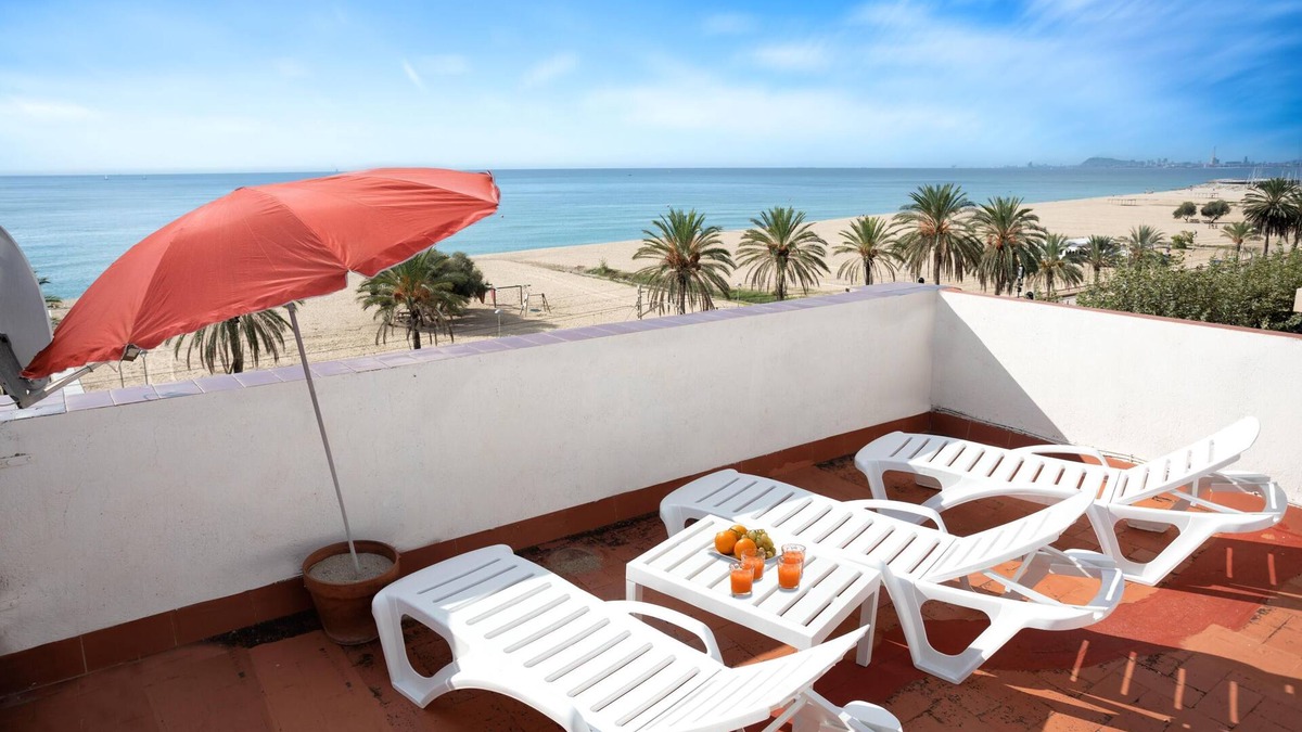Masnou House | CA L'ORTÍ - BIG HOUSE FOR 14, TWO STEPS FROM THE BEACH AND 15 MIN FROM BARCELONA