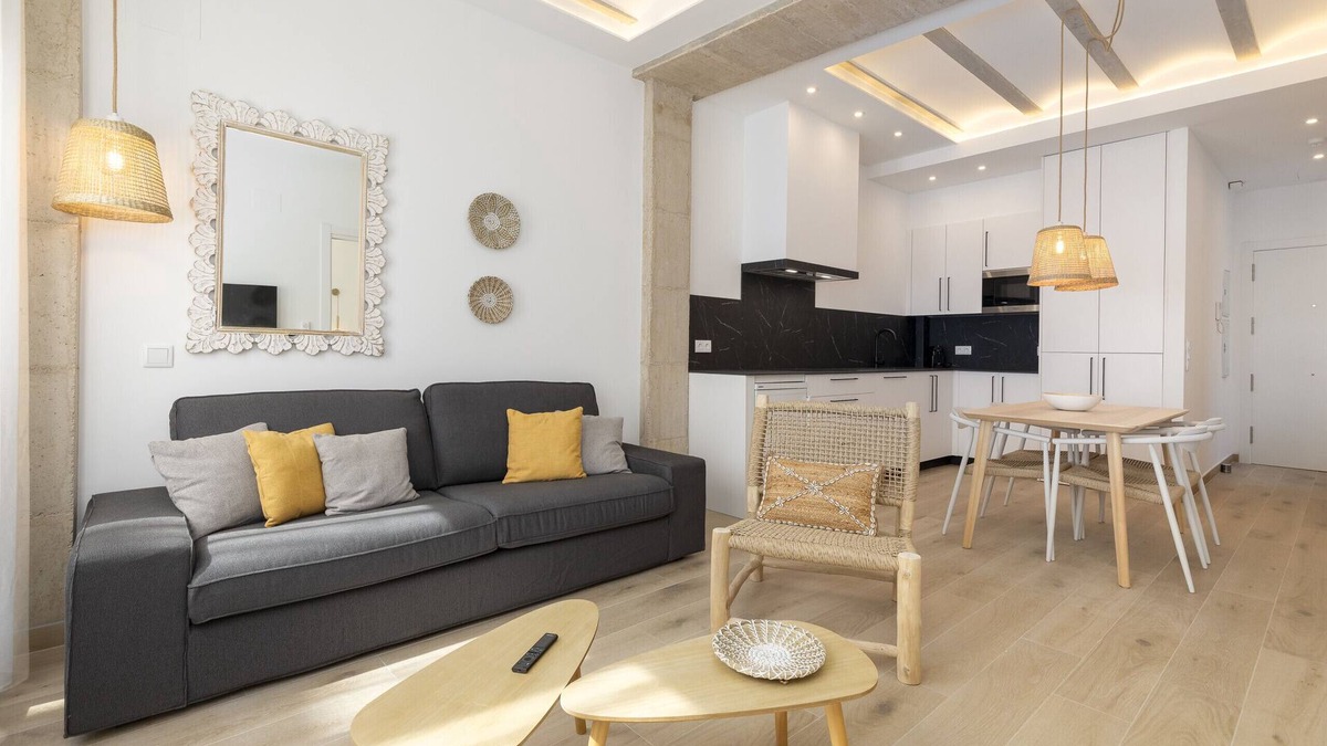 El Cabanyal Apartment | Ca La Leni Beach II. WiFi + Air Conditioned