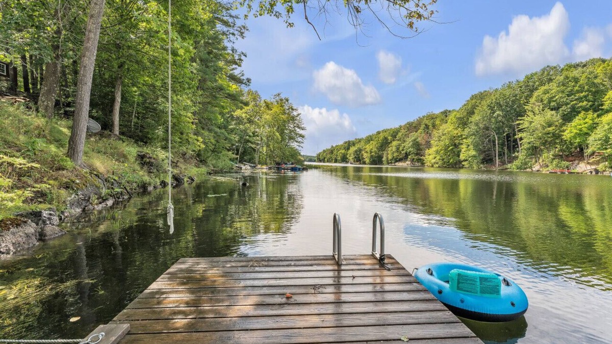 Leeds and the Thousand Islands Cottage | Black Rapids Retreat | Waterfront Cozy Cottage