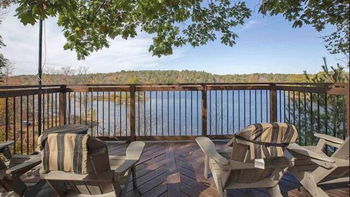 Jones Falls House | Luxury Waterfront Retreat: Whitefish Lodge on Rideau Lakes