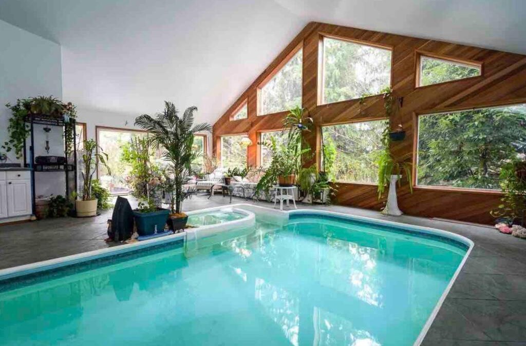 Maple Ridge House | Resort like setting stay.