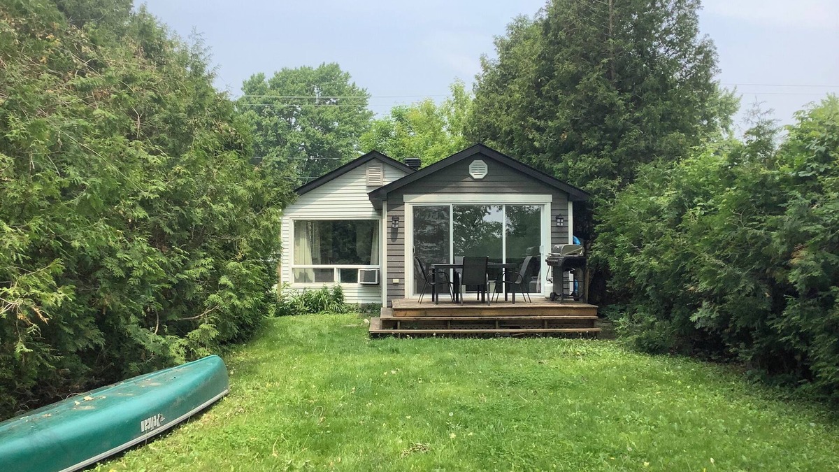 Saint-Georges-de-Clarenceville Ski Chalet | Le 651 Lac Champlain