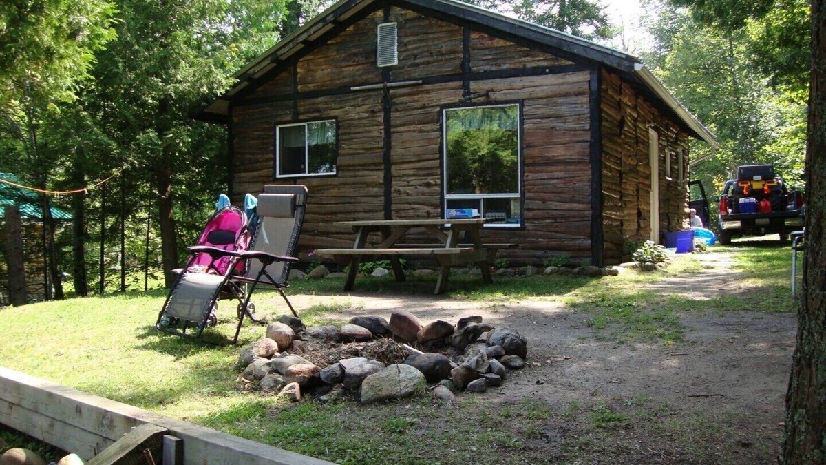 Farleys Corners Cottage | Beachview Cottage on Commanda Lake