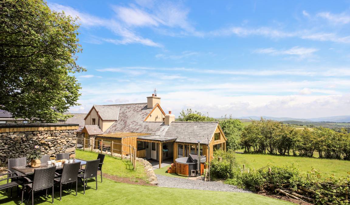 Corwen Cottage | Cabin ∙ 4 bedrooms ∙ 8 guests