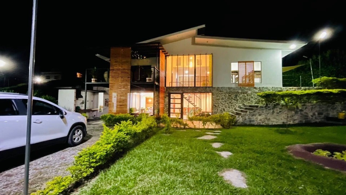 Neira Cabin | Cabaña Campestre km 46 vía Medellín Colombia