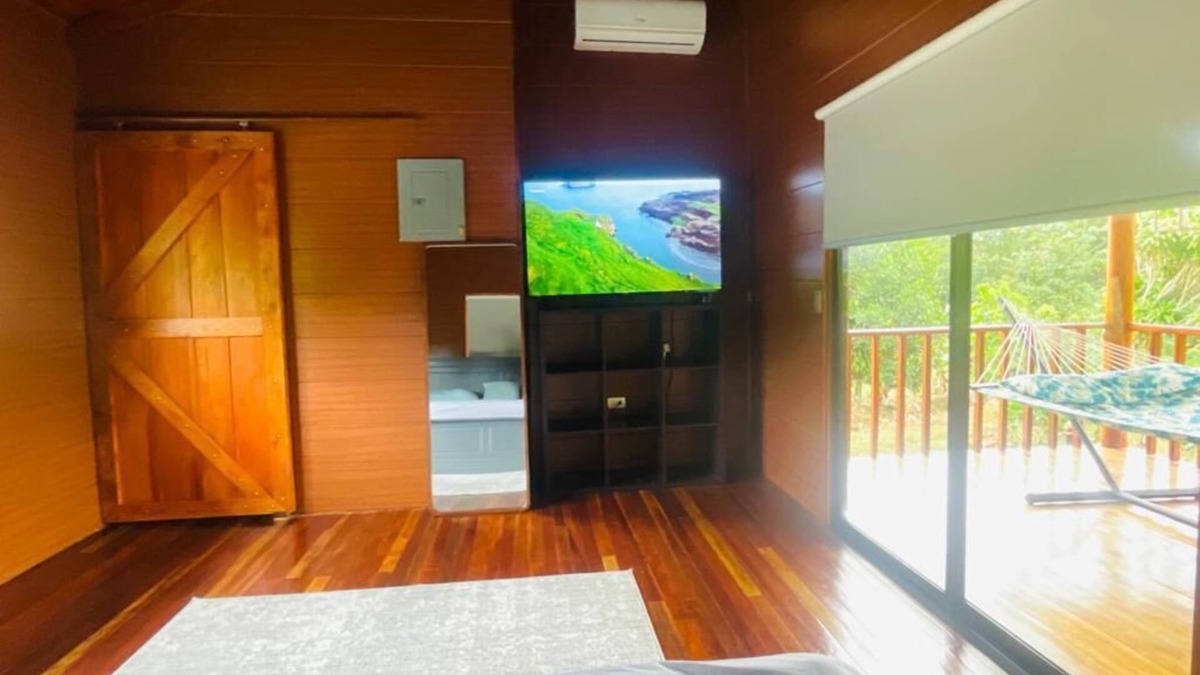 Valle Azul Cabin | Cabaña Rodeada de Naturaleza, Ideal Para Parejas, Cerca de Lugares Turisticos