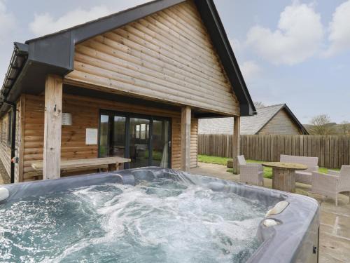 Rhayader House | Caban Dulas