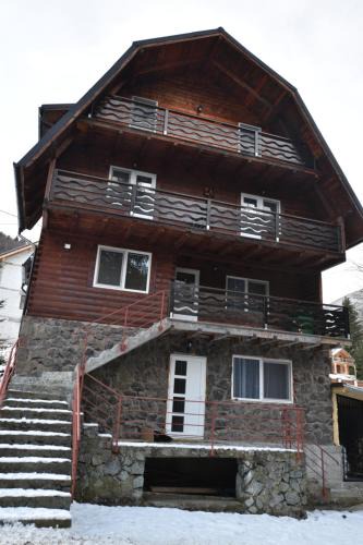 Rausor House | Cabana Andy