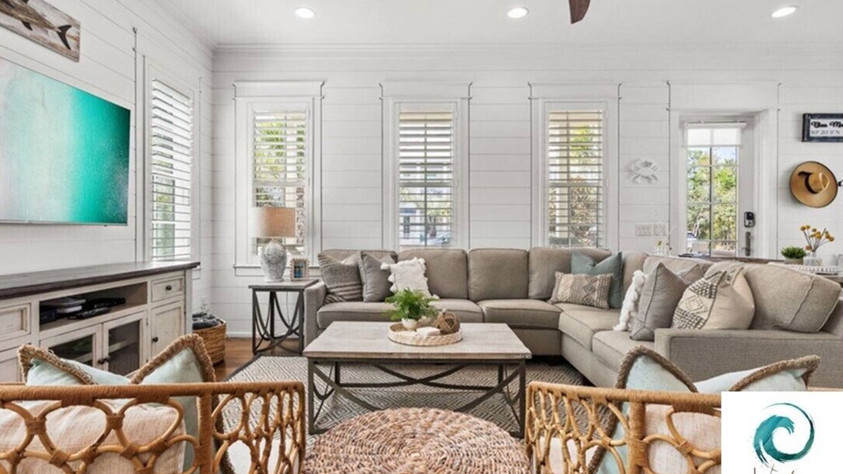 Lakeside at Blue Mountain Beach House | Cabana Banana - Pet Friendly/4 Bikes/6-Seater Golf Cart