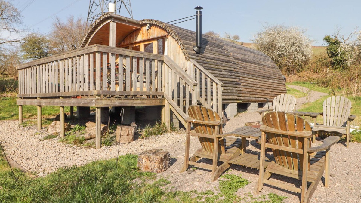 Bedwas Trethomas & Machen Cottage | CABANAU BACH, pet friendly, character holiday cottage in Bedwas
