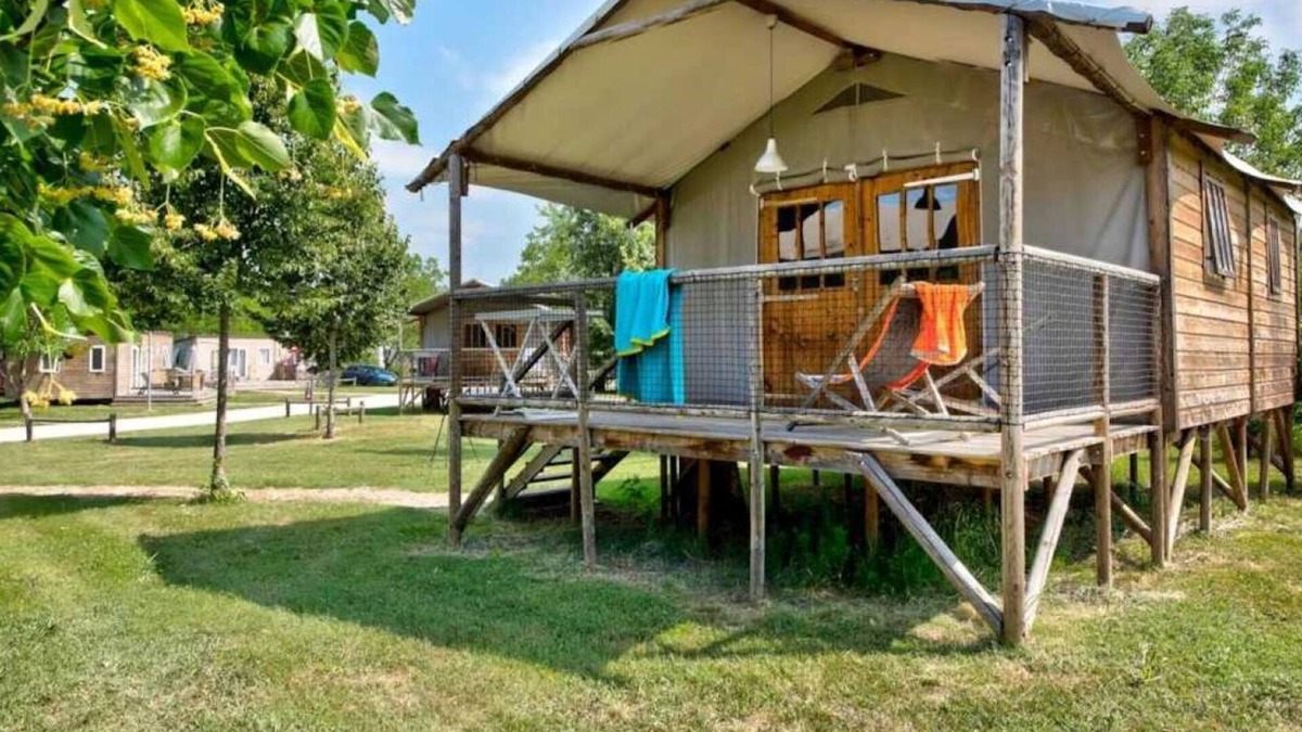 Souillac Cabin | Cabane 4 étoiles - Piscine - ccbbgeg