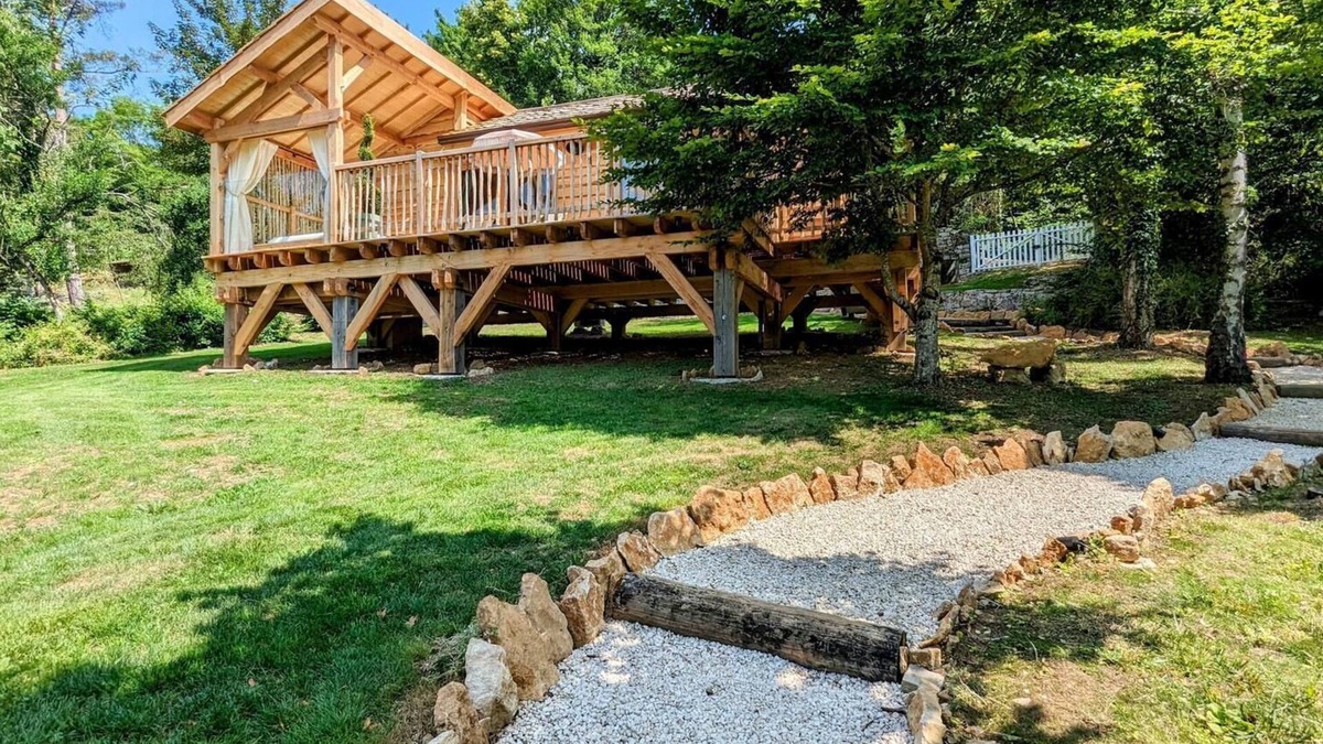 La Bussiere-sur-Ouche Cabin | Cabane du Domaine des Ecus D'or