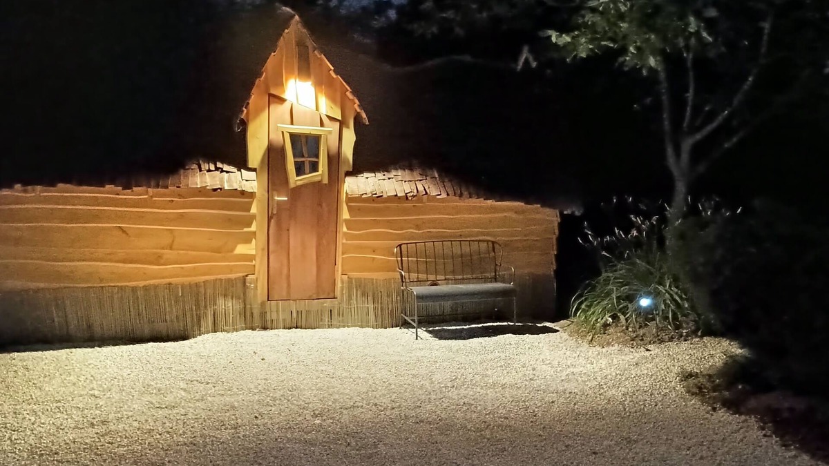 Servignat Cabin | Cabane Enchantée Type Mobil-home au Cœur de la Nature Bressane
