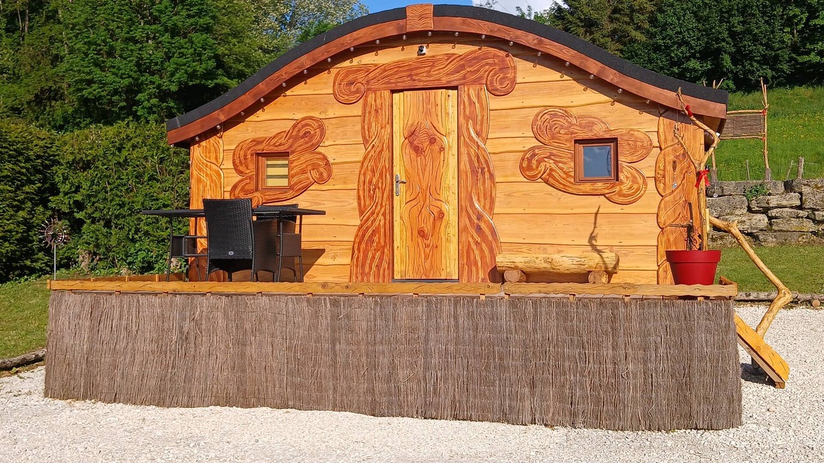 Amoncourt Cabin | Cabane Féerique D'amoncourt