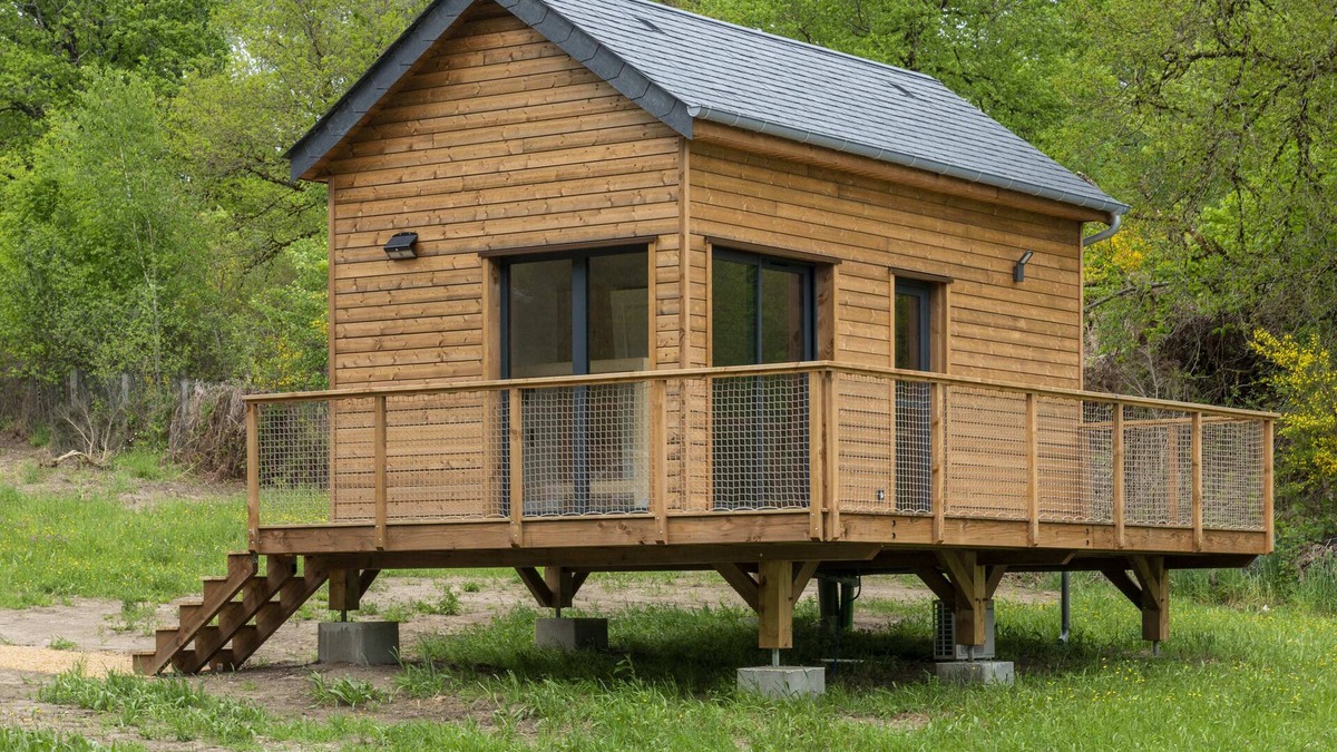 Meyrignac-l'Eglise Apartment | Cabane Familiale | Vue Forêt | Accès Direct au Lac