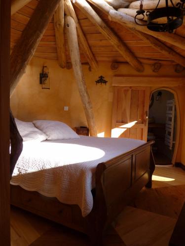 Salignac-Eyvignes Bed & Breakfast | Cabane-hobbit de Samsaget