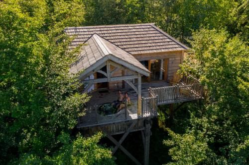 Bonlieu Bed & Breakfast | Cabanes du Hérisson, cabanes perchées de standing avec spa