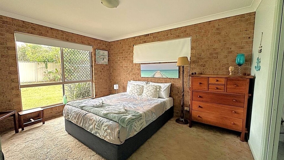 Bogangar House | Cabarita Beach - 3 bedroom house walking distance to beach & shops.