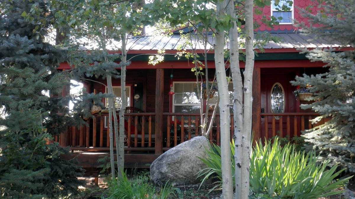 McCall House | Cabernet Cottage - Your McCall Adventure Basecamp