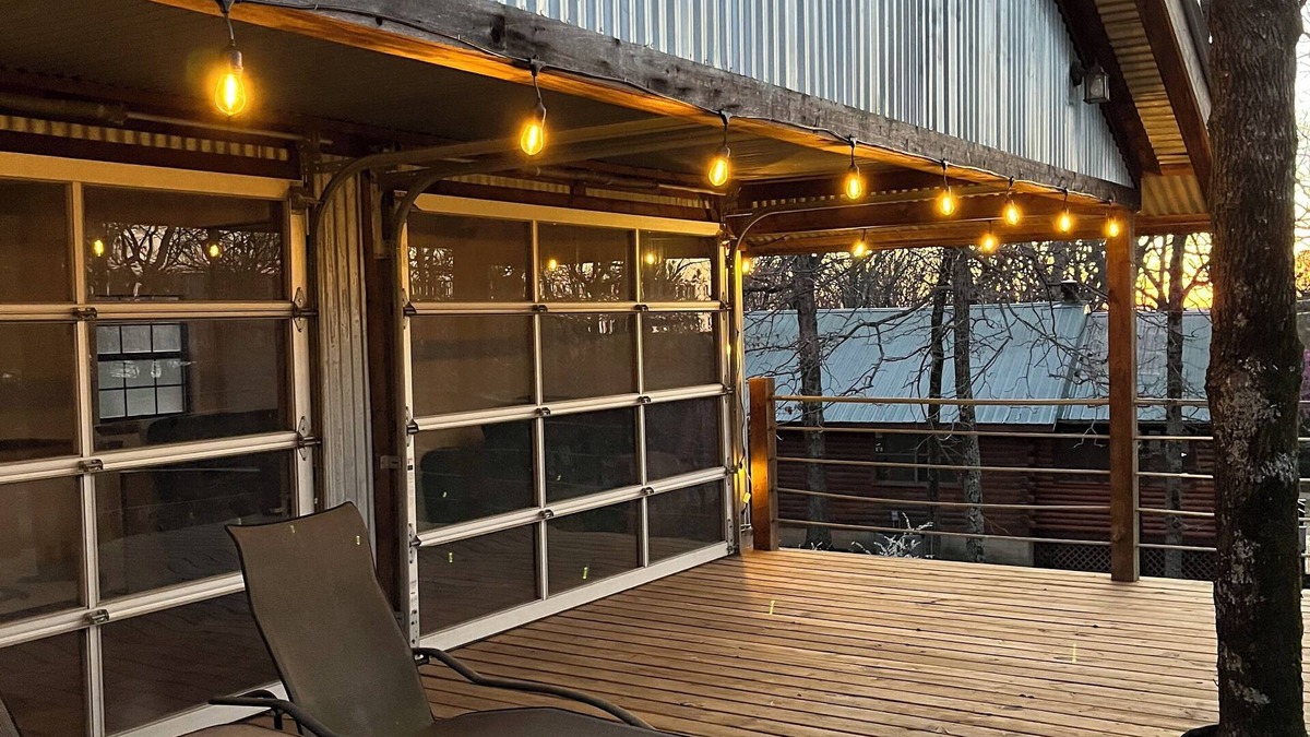 Vian Cabin | Cabin 1, AKA The Treehousen 1 bedroom and a loft. 2 bathrooms. nSleeps 5
