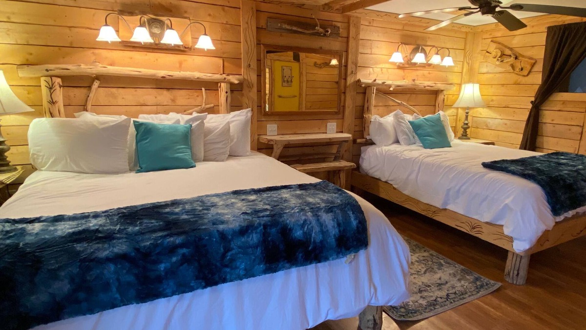 Cedaredge Apartment | Cabin 1 at The Cedaredge Lodge