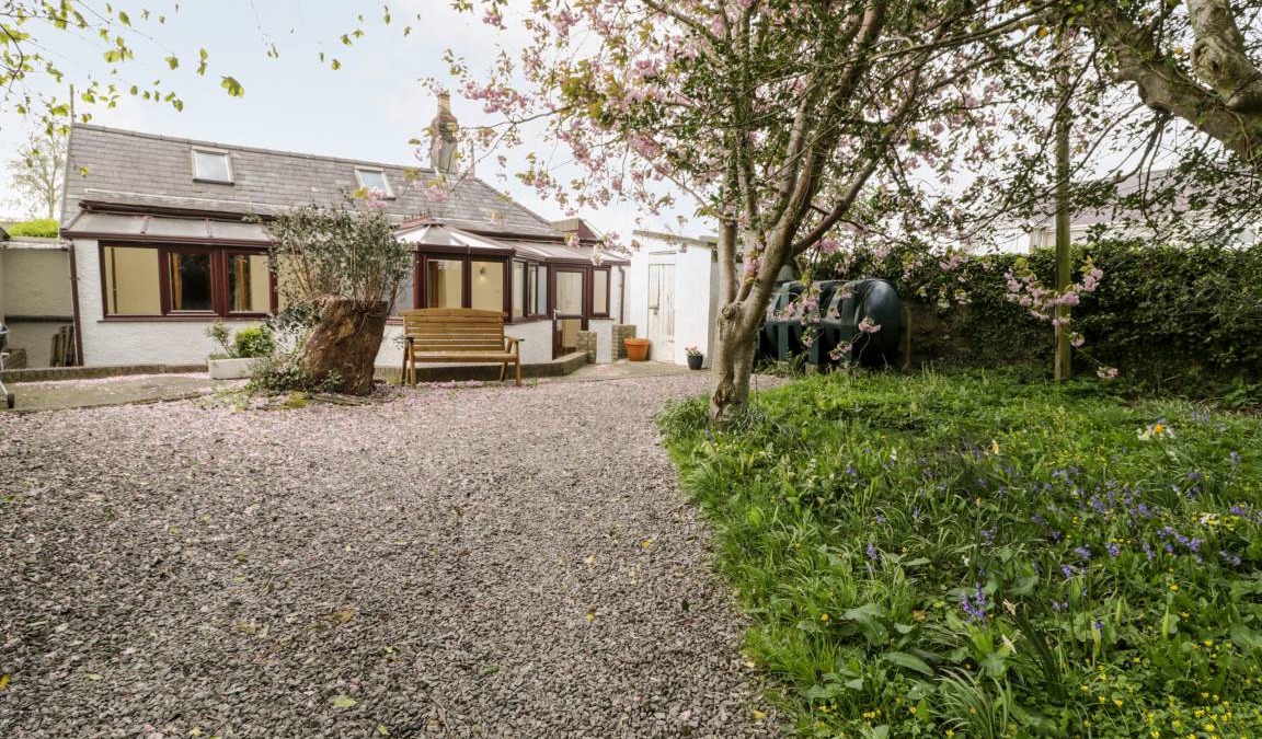 Llanddaniel Fab Cottage | Cabin ∙ 1 bedroom ∙ 2 guests