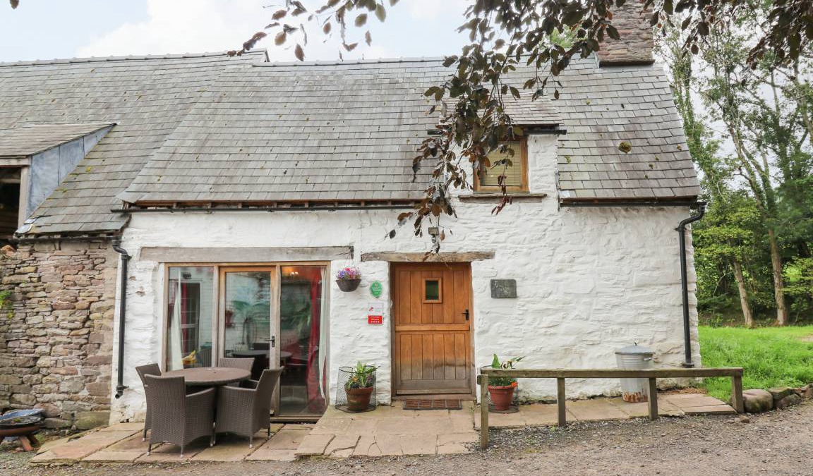 Talybont-on-Usk Cottage | Cabin ∙ 1 bedroom ∙ 4 guests