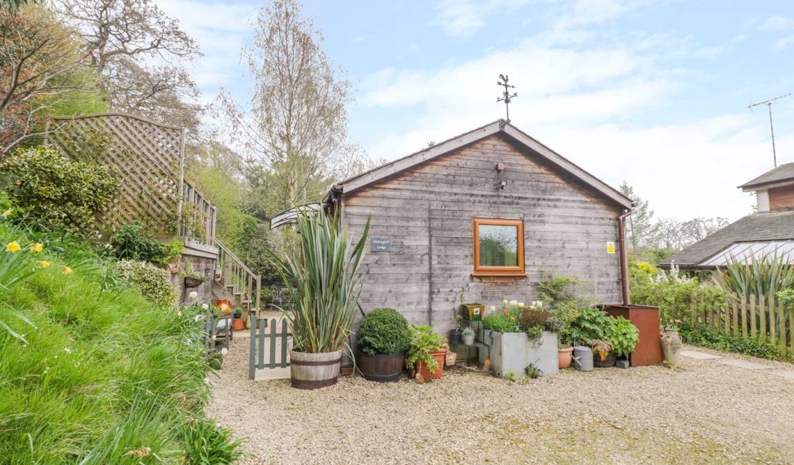Charlton Kings Cottage | Cabin ∙ 1 bedroom ∙ 2 guests