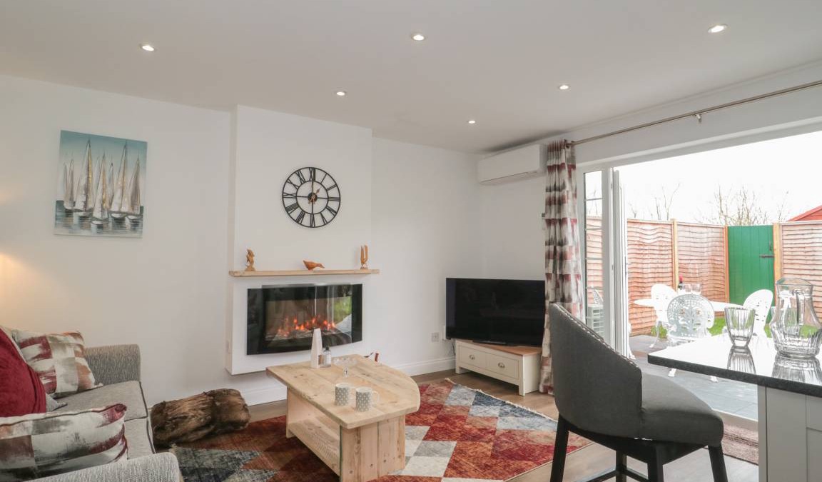 Lympsham Cottage | Cabin ∙ 1 bedroom ∙ 2 guests